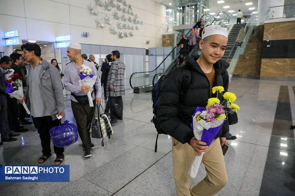 مراسم استقبال بازگشت اولین کاروان عمره گذار دانش آموزان پسر