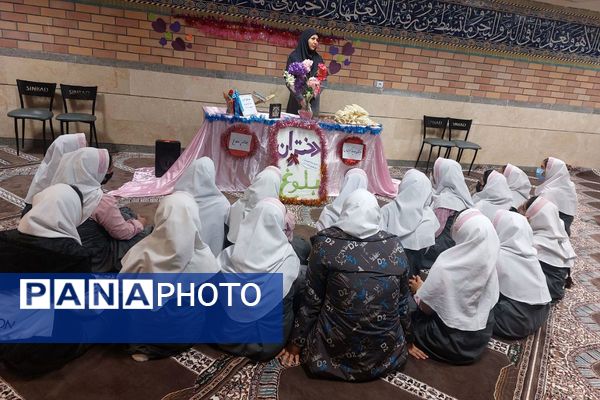 گذر از کودکی به جوانی؛ مدارس فیروزکوه میزبان «جشن بلوغ» دانش‌آموزان شدند