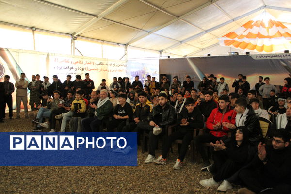 بازدید کاروان راهیان نور خراسان شمالی از نمایشگاه هوافضا خوزستان 