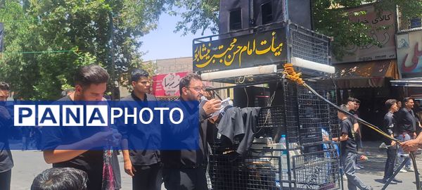 برپایی پرشور مراسم عزاداری سیدالشهدا در خیابان‌های نیشابور 