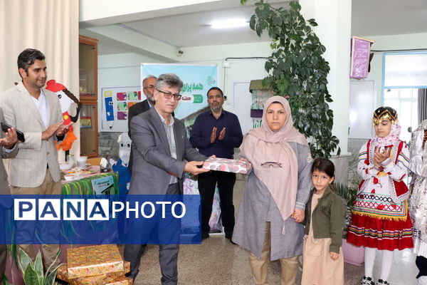 جشنواره غذای سالم در دبستان دخترانه سما شهرستان شیروان