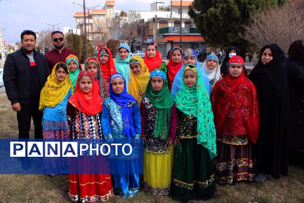 حضور حماسی کودکان و نوجوانان دورود در راهپیمایی 22 بهمن