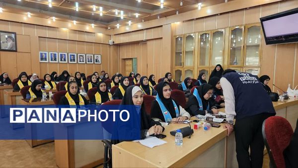 دیدار صمیمی دانش‌آموزان با استاندار کهگیلویه و بویراحمد 