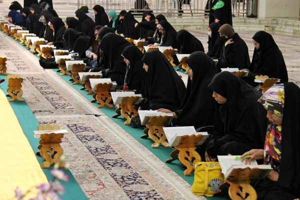 ترتیل‌خوانی بانوان در حرم حضرت معصومه(س)