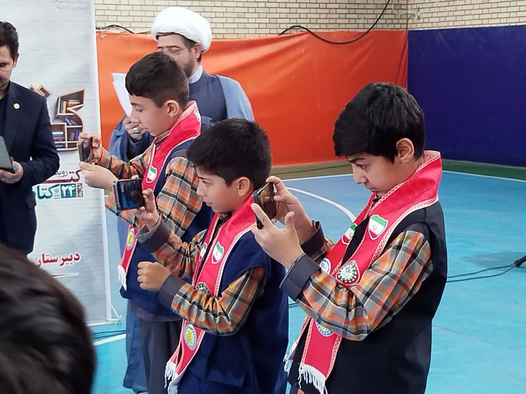 حضور پر شور خبرنگاران پانا در جشن کتاب روستای فدافن