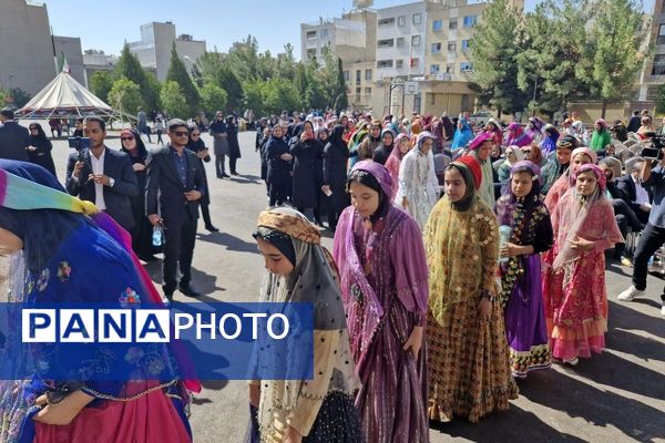  نواخته شدن زنگ مهر و برگزاری جشن بازگشایی مدارس عشایری استان فارس