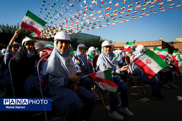 نواختن زنگ آغاز سال تحصیلی با حضور رئیس جمهوری