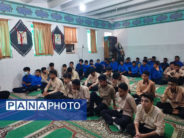 آموزش پیشگیری‌های اجتماعی در دبیرستان پسرانه جزیره بوموسی 