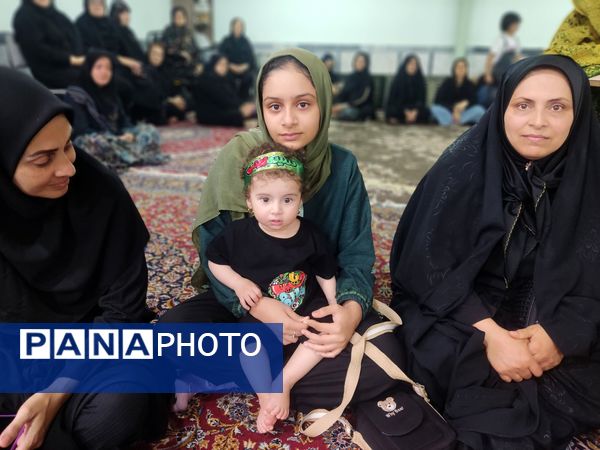 دبستان آوای مهر قائمشهر میزبان عزاداران حسینی شد