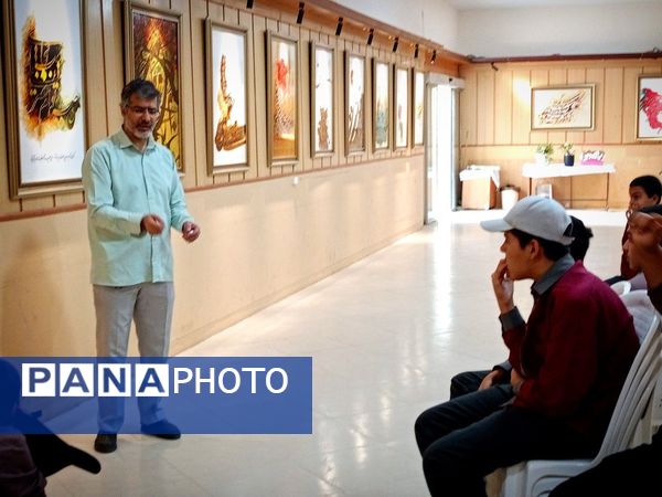 دانش آموزان دبیرستان میثاق از نمایشگاه خط بازدید کردند 