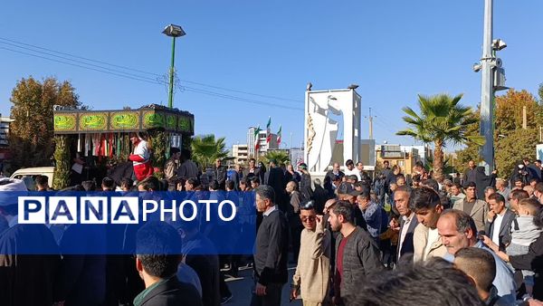 استقبال باشکوه مردم کوهدشت از شهدای گمنام  