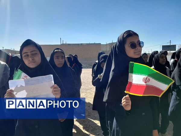 گرامیداشت سیزده آبان در دبیرستان مادرمهربان خلیل آباد