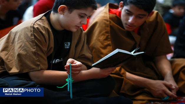 اعتکاف دانش‌آموزی در مسجد امام عصر (عج)