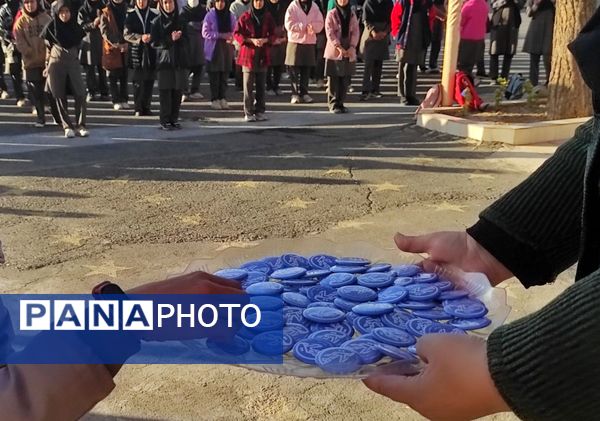 آیین معرفی همیاران معلم در دبیرستان نمونه اندیشه 