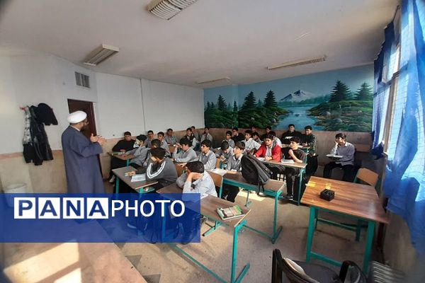 سلسله جلسات گفتمان دینی و مشاوره خانواده در هنرستان موفقیان