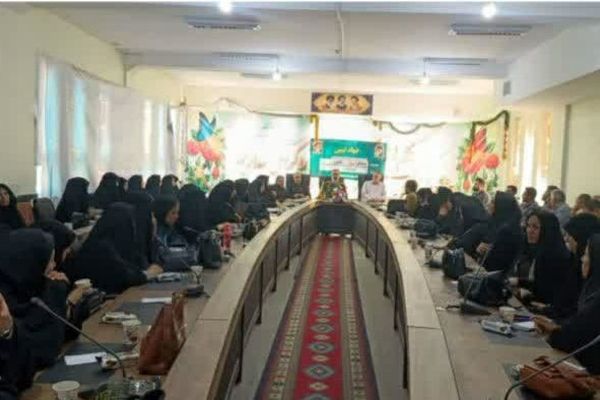 نشست بصیرتی بسیج فرهنگیان اشترینان 