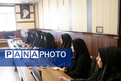 برگزاری جلسه توانمندسازی مدیران و معاونان آموزشی قطب یک و شش مدارس ابتدایی ناحیه یک شهرری