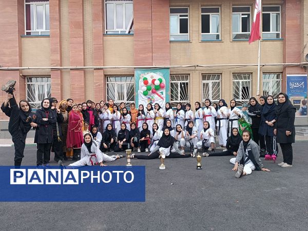 زنگ ورزش در دبیرستان نسیبه با حال و هوای المپیادی