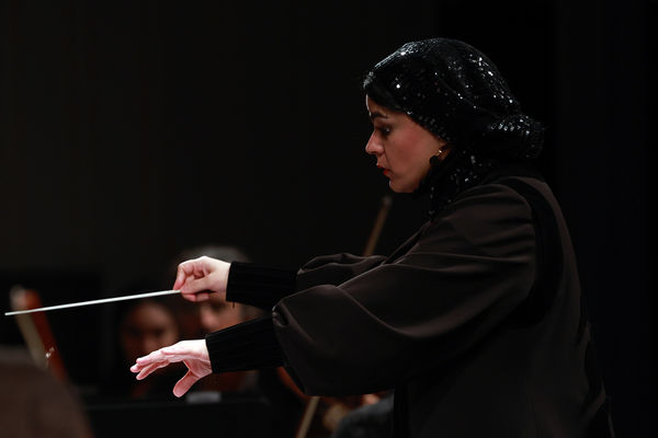 ارکستر سمفونیک تهران به رهبری «پانیذ فریوسفی»