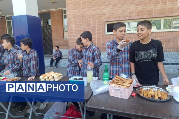 برگزاری بازارچه کسب و کار دانش‌آموزی با مهارت کسب و کار و درآمد و استقلال مالی
