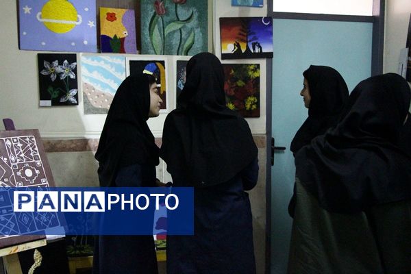 جشنواره هفته مشاغل در هنرستان تقوی پیشگان بهارستان۲