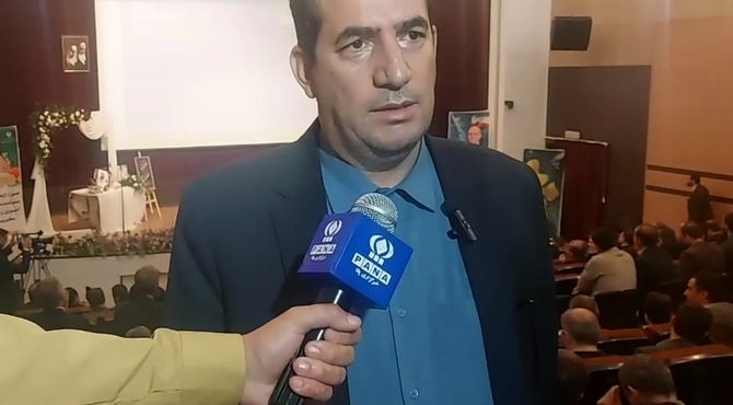  دیدار با خانواده های شهدای معلم در هفته معلم