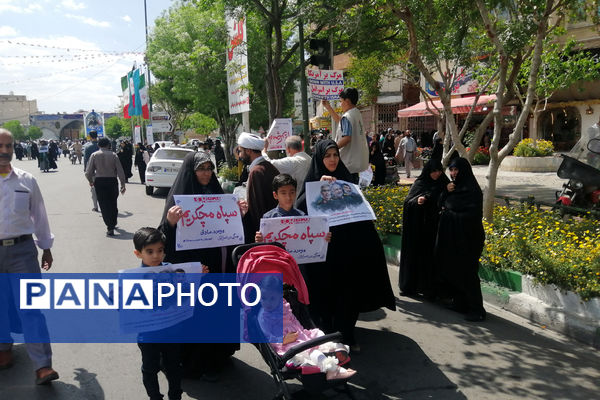 راهپیمایی نمازگزاران جمعه قم در حمایت از عملیات وعده صادق و طرح نور