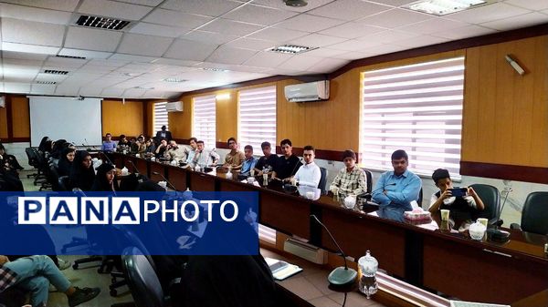 نشست تشکل های دانش‌آموزی با مدیر آموزش و پرورش کاشمر