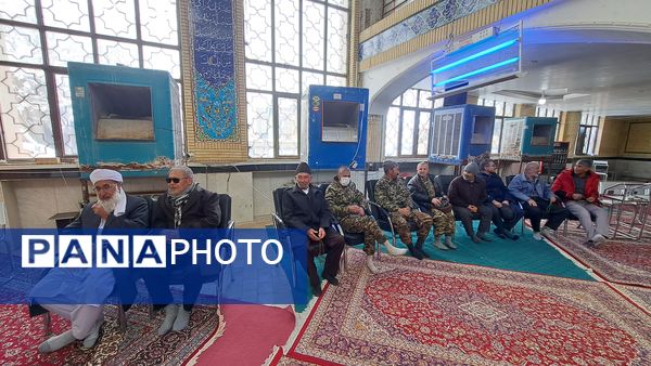 حضور پر شور فرهنگیان و دانش آموزان در کنار مردم ولایتمدار شهرستان صالح آباد در یوم الله ۲۲بهمن