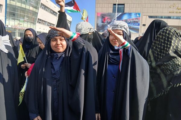 ۱۳ آبان،  روز آشکار ساختن ناتوانی استکبار 