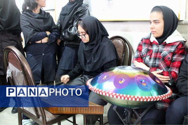 جشن و مولودی‌خوانی میلاد حضرت زهرا(س) در هنرستان آفرینش پردیس 