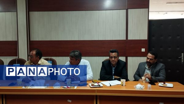 نشست شورای اداری آموزش و پرورش در خلیل آباد 