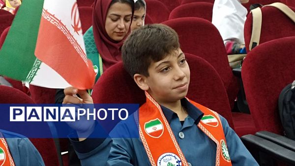 همایش تجلیل از مربیان و اعضای پیشتاز در محمودآباد 