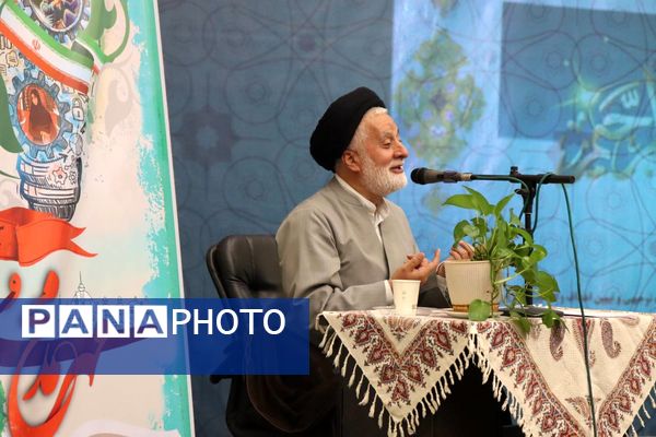 اولین جلسه حوزه معاونت پرورشی منطقه ۶ با محوریت اصل نماز