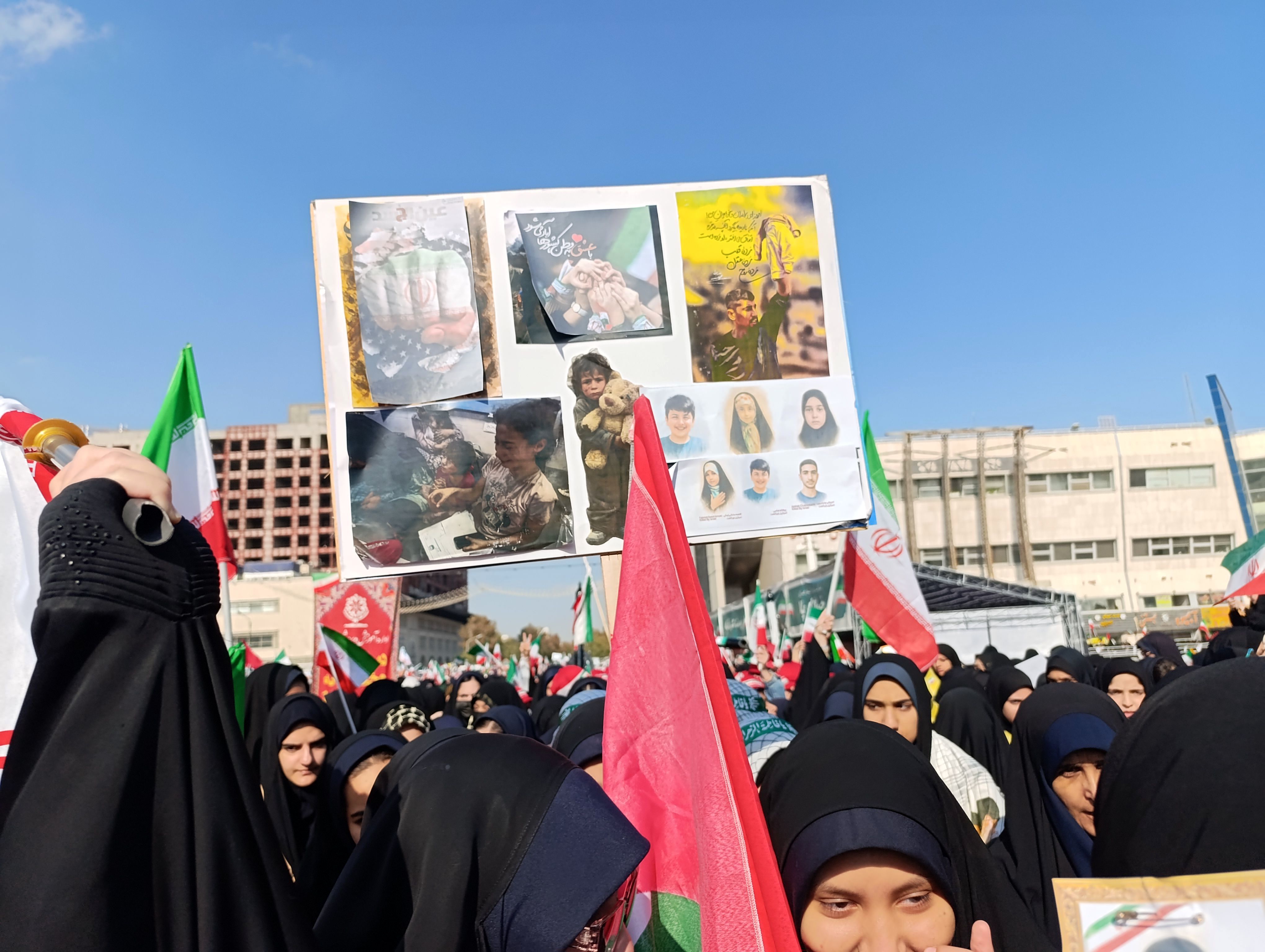 راهپیمایی روز دانش آموز و مبارزه با استکبار در مشهد 