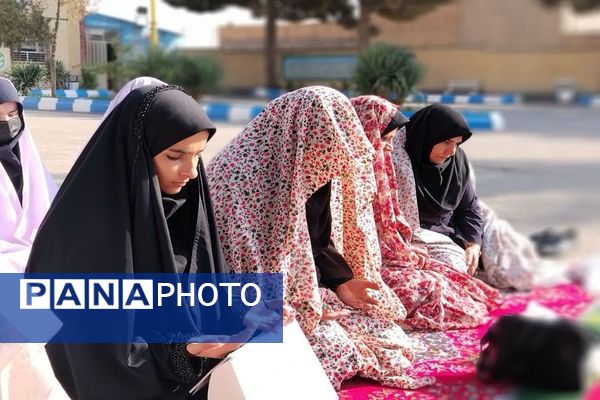 اقامه نماز باران در دبیرستان شهید مجید دهنوی نیشابور 