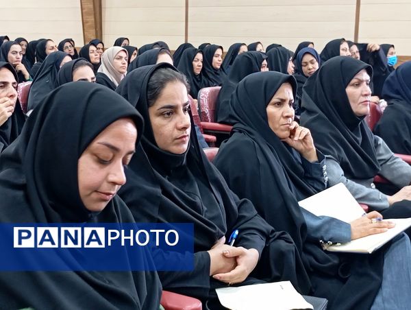 دوره ارزشیابی کیفی–توصیفی؛ گامی نو در مسیر توانمندسازی معلمان عنبرآباد