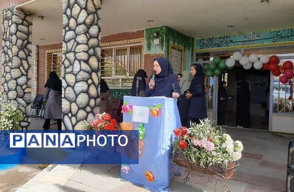 جشن جوانه‌ها و مراسم آغاز پایه هفتم در دبیرستان دخترانه فاطمه الزهرا در شهرستان فیروزکوه