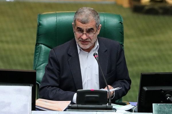  هر صدایی که در اختلاف افکنی و توجه به مسائل فرعی بلند شود، صدای دشمن است