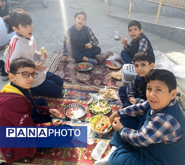 صبحانه سلامت و روز جهانی تخم مرغ در مدرسه شهدای فرهنگی شهرستان شیروان