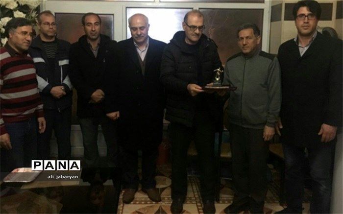 تجلیل از تیم والیبال مهرآفرین گروس