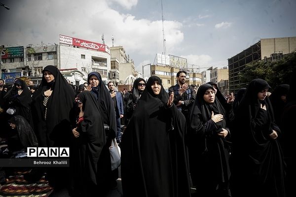 تجمع فاطمیون در میدان کاج