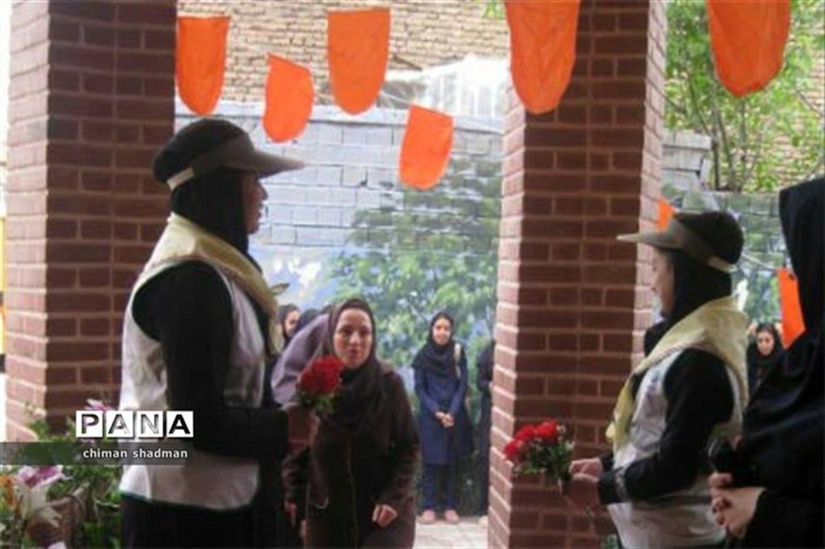 برگزاری"جشن سپاس مربی" با محوریت پیشتازان سازمان دانش آموزی درسطح مدارس کردستان