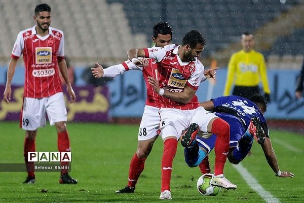 دیدار تیم‌های  پرسپولیس تهران  و  استقلال خوزستان