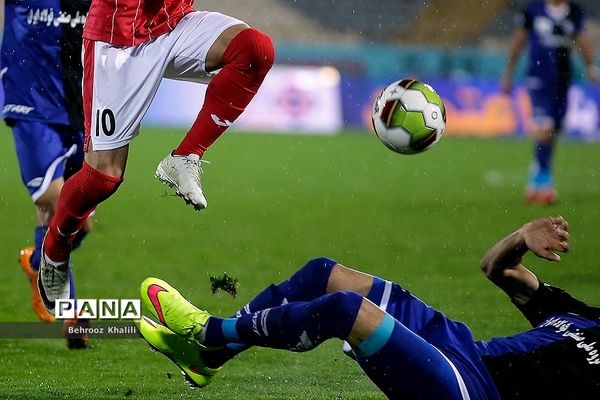 دیدار تیم‌های  پرسپولیس تهران  و  استقلال خوزستان