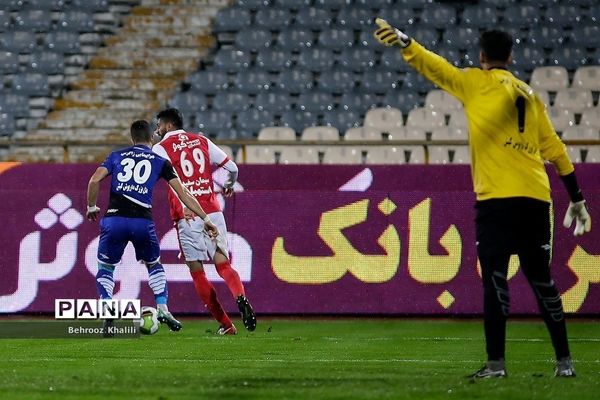 دیدار تیم‌های  پرسپولیس تهران  و  استقلال خوزستان