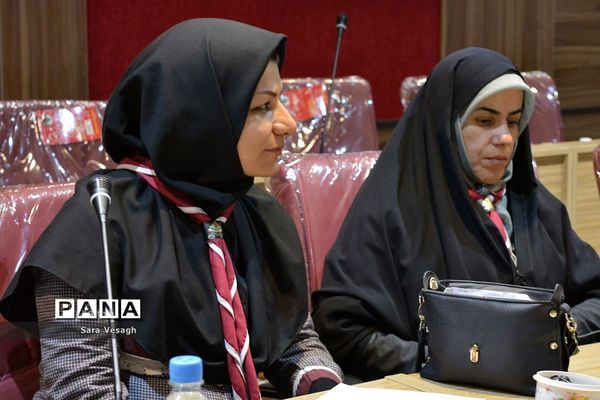 نشست هم اندیشی مسئولین سازمان دانش آموزی شهرستانهای استان تهران