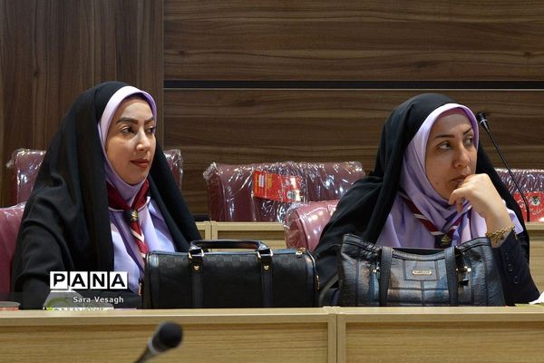 نشست هم اندیشی مسئولین سازمان دانش آموزی شهرستانهای استان تهران
