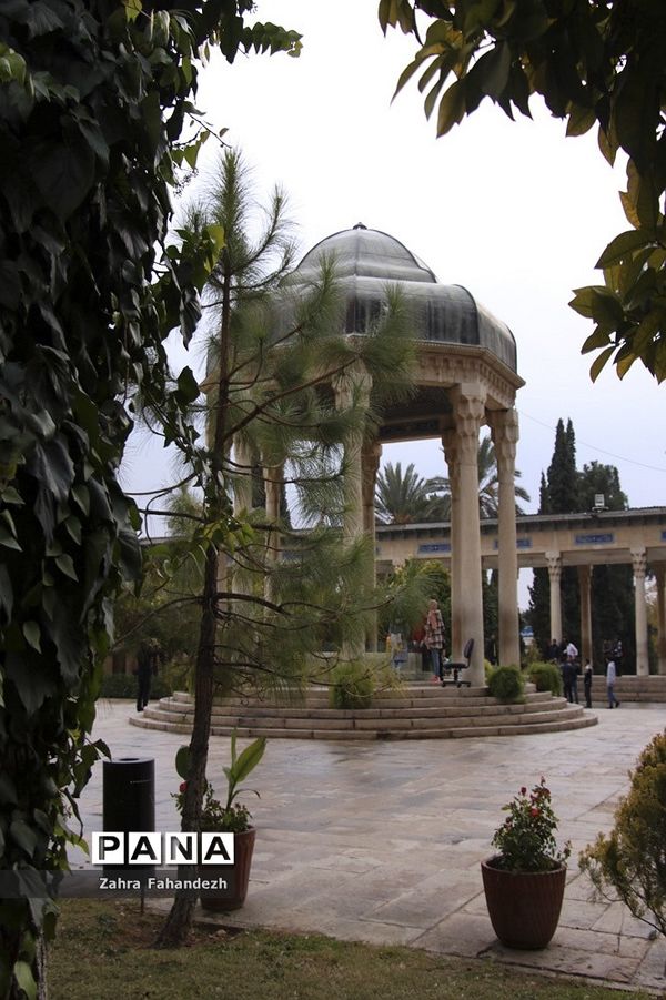 مقبره حافظ شیرازی