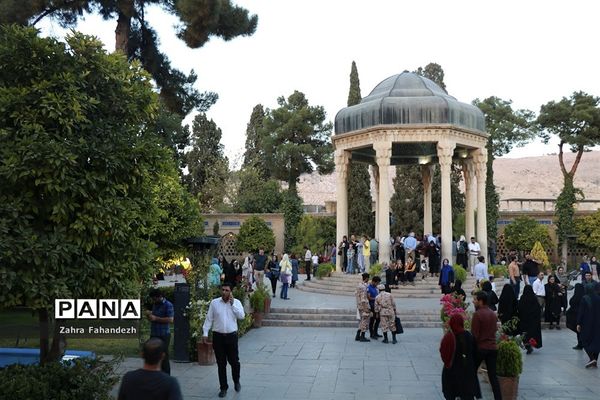 مقبره حافظ شیرازی